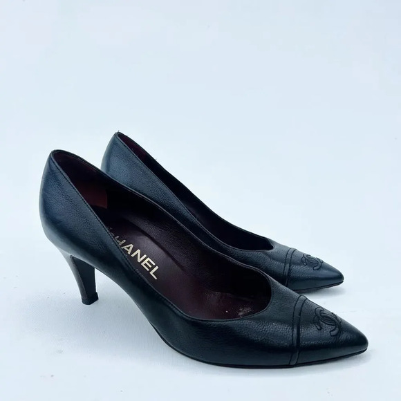 Chanel Black Leather CC Low Court Heels Mid 7 Round Toe 37.5 Career Work 6.5 - Picture 1 of 13